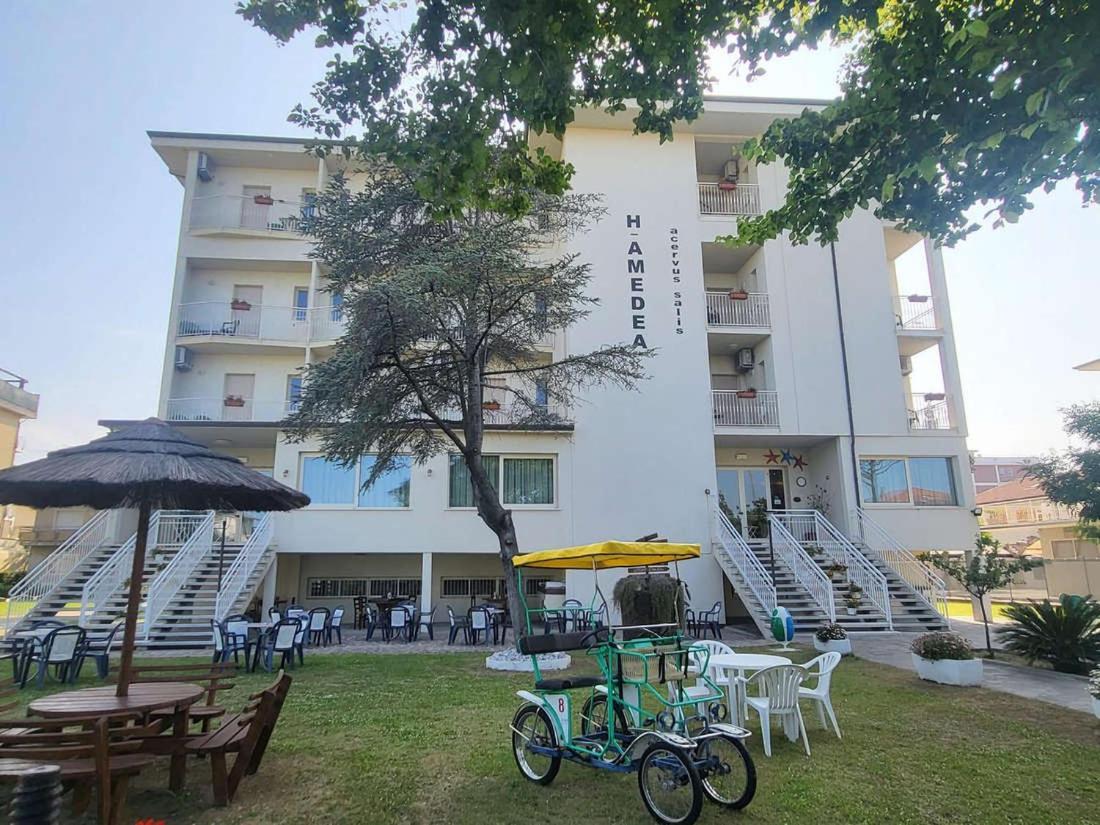 Hotel Amedea Cervia Exterior foto